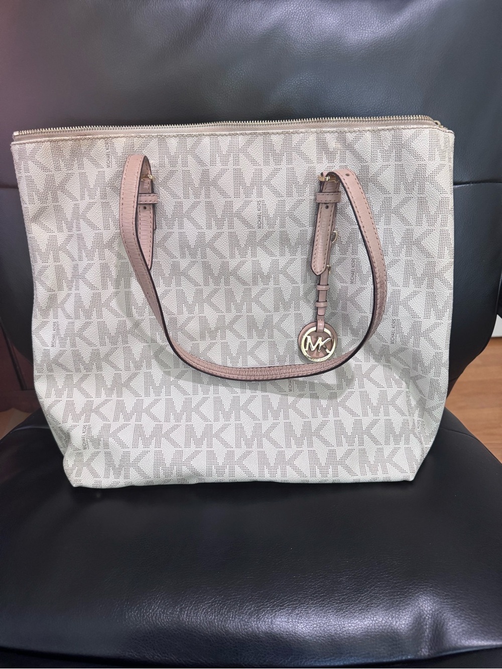 Michael Kors Signature MK Logo Large Cream Tote Shoulder Bag